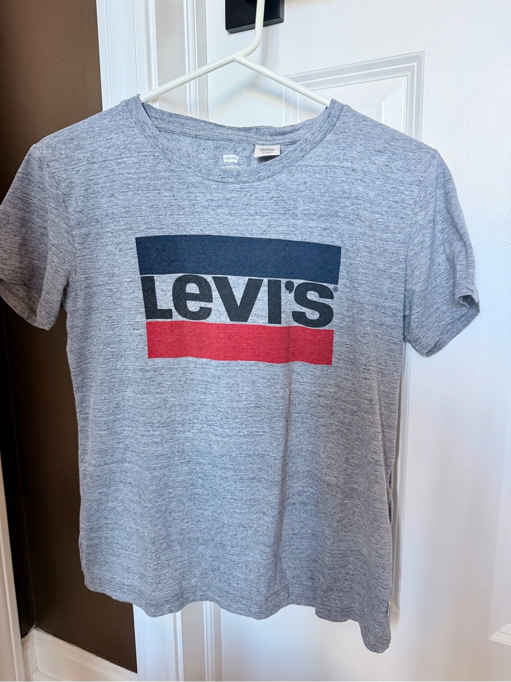 Levi's Gray and Navy Logo Crewneck Tee